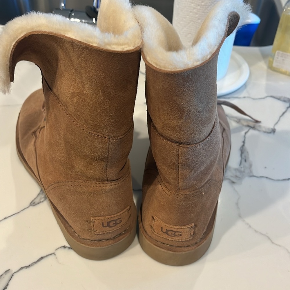 Lace-up uggs - Picture 3 of 6